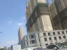 地铁口的精装修房 商圈配套成熟 交通便利