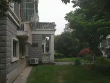 阳光飞机户型,中楼层,采光好,带大落地窗和储物室