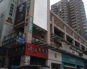凤岗区域 小三房 朝南 中央豪庭