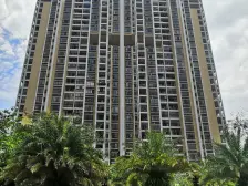 楼下双地铁,交通方便,户型方正,自住四房保养好