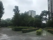 轻轨出口 西城首座 出入方便 看房方便