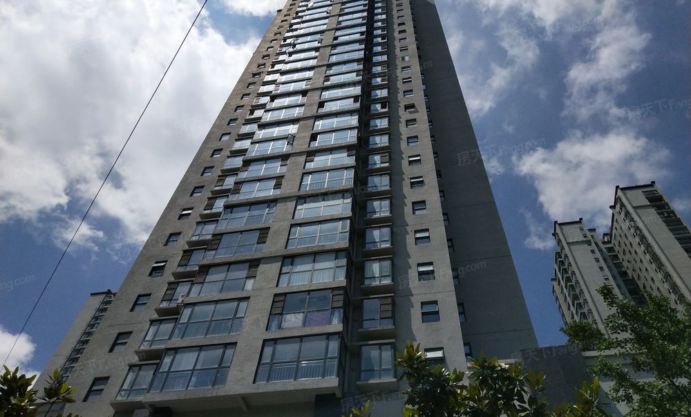 观山小区4室2厅精装修