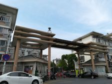 正宗复式,层高6米挑空客厅,可装电梯,楼下2房楼上1房保养好