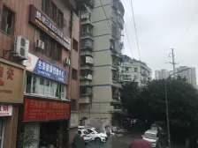 花园新村电梯大三房,出行方便,车站近