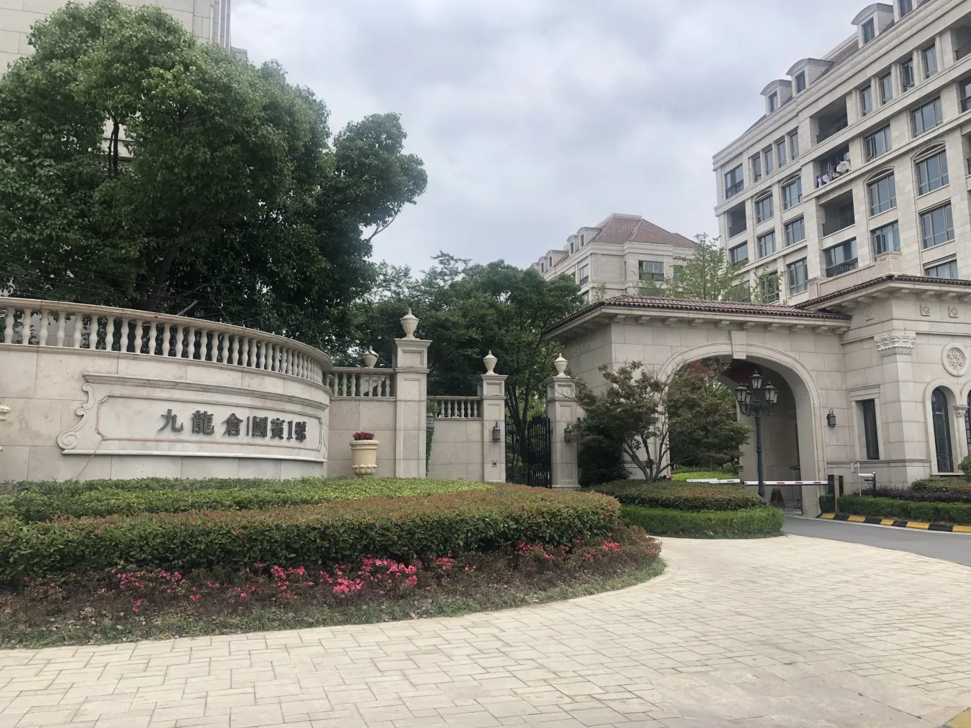 九龙仓国宾山实景图