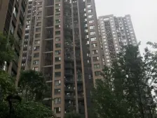 观音桥 保利江上明珠乐园三房133万