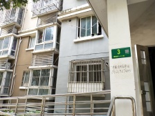 中冶锦城新上大三房,精装修拎包入住,诚意出售,看房方便。