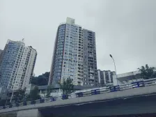 南滨路上 轻轨江景精装房,户型方正,拎包入住