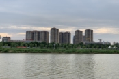 从渭河看中华世纪城2