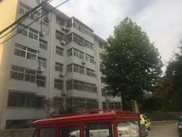 英雄山路房地产开发公司宿舍