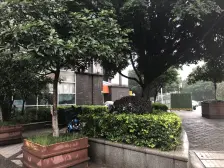 袁家岗轻轨200米 交通方便 价格便宜