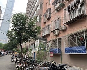 建国路100南北通透61.19㎡电梯房靠谱