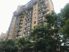 交大旁,电梯高区采光好,置换诚心出售。