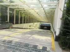 正弘物业 小区环境好 人车分流 车位充足