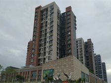 此房低层,户型方正,采光通风好,视野开阔