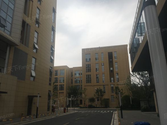 世茂APM商住楼实景图