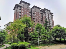 两卧朝南大两房,好楼层,采光好,精装修,诚心出售