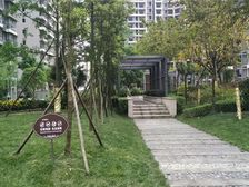 城北跃层带大花园,户型好,双花园对中庭