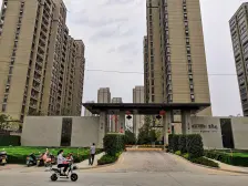 视野好,采光好,精装四房 双阳台 满二年 看房方便