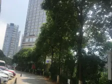 位置好,属于红谷滩CBD,交通方便,生活配套完善
