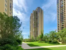 学 校 对 面 小三房 好楼层 诚心卖