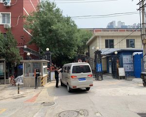 小区低楼层双南向两居室满五唯一