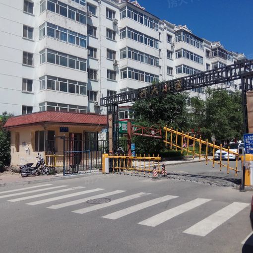  �ƴ�С��1��1��1���ϱ�����1300.00Ԫ/�³��� 