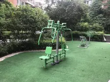 2楼带露台,环境幽静,户型方正