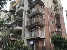 小区是纯洋房小区,户型板式结构,近轻轨