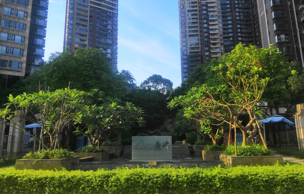 黄埔新福港鼎峰 萝岗地铁站 精装修两房 配齐家具 拎包入住