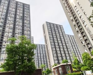 风格城市精装两房中间楼层诚心出售