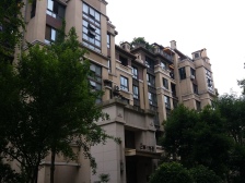 近万达广场,靠近江边,小区环境好,业主诚心出售。