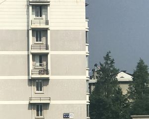 户型方正 拎包入住 有个车棚 看房方便