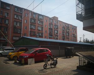 大红门南里,采光充足,精装修,拎包入户,诚意出售