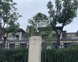 风荷泊园4室1厅南北