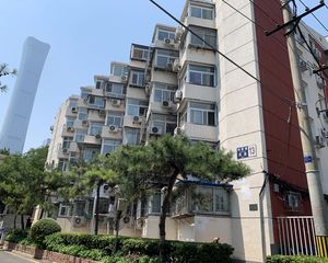 呼家楼西里南北两居中间层