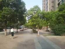 天下城二期正对小区广场位置三室,全天采光,精装修