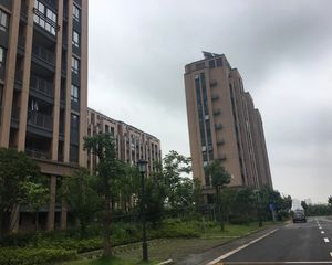 贴近罗蒙银泰城接近各个教育主打居住实惠成本低