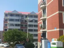 近市场、近海滩、小三室东边户、采光及装修保持良好