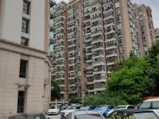 精装修,房型正气,带采光天井,小区中心位置,得房率高,主卧朝南