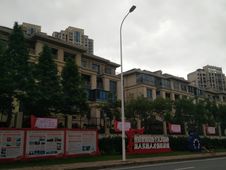 绿地玫瑰城精装三房两卫要的赶紧性价比超高