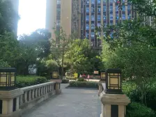 2015年的商品房小区,装修好,生活便利