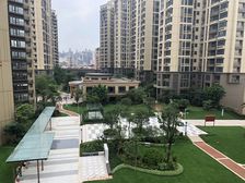 房龄新,中楼层.采光好,户型方正格,格局无动,