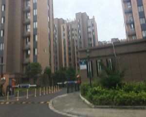 首南地段,交通便利好楼层业主急售
