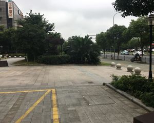 全亮间,小区物业配套齐全,可直接拎包入住