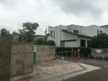 双拼别墅,环境优美,小区入口附近,诚意出售,一楼送花园