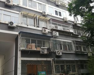 小关东街双阳台两居有客厅距离地铁近业主诚售