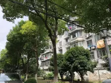 原始三房,大面积单价低,一手动迁没有税,诚心出售,看房方便!