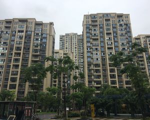 近东部新城御锦水岸花苑刚需两房,诚心出售,欢迎咨询