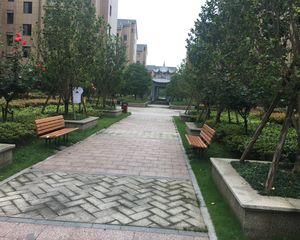 丰苑侯府,纯毛坯,中间楼层,看房方便